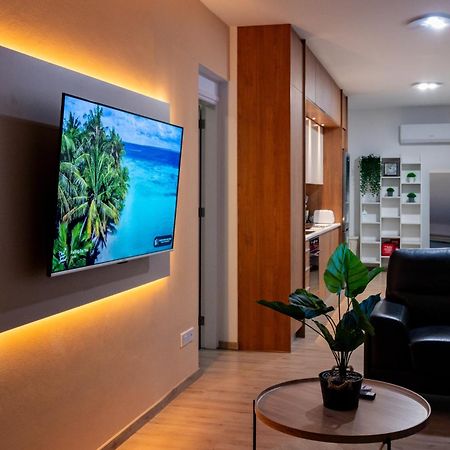 Earth Apartment Larnaca Extérieur photo