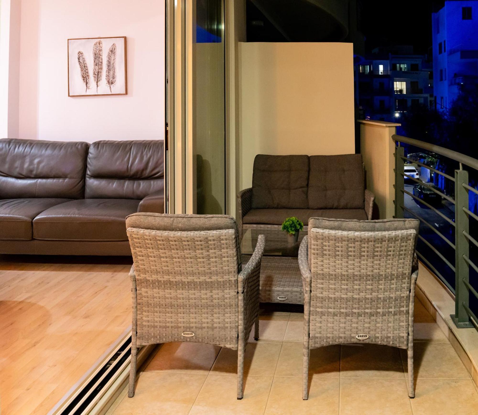 Earth Apartment Larnaca Extérieur photo